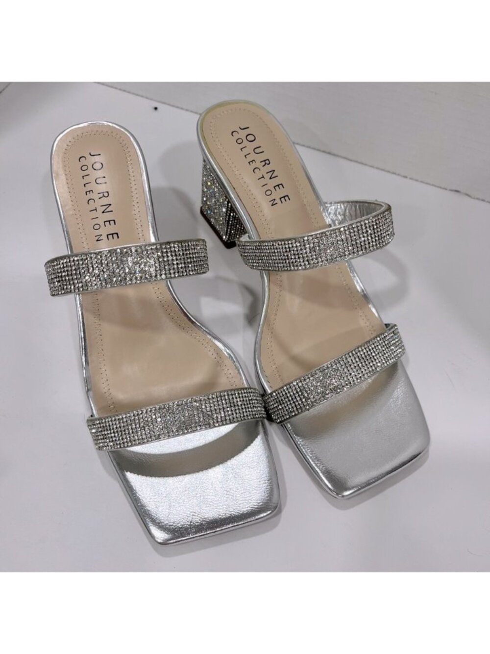 NWT-Journee Collection Womens Shandee Block Heel Pumps Size: 10 Color: Silver